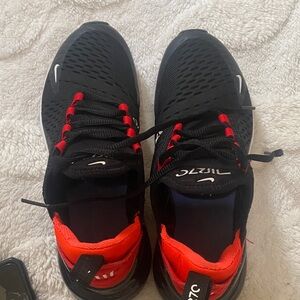 Nike Men's Black and Red Sneakers